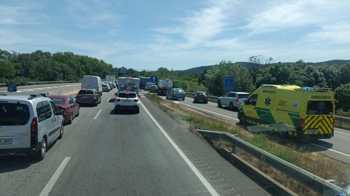 Cues a la C-31 per un dels accidents de trànsit de Santa Cristina d'Aro.