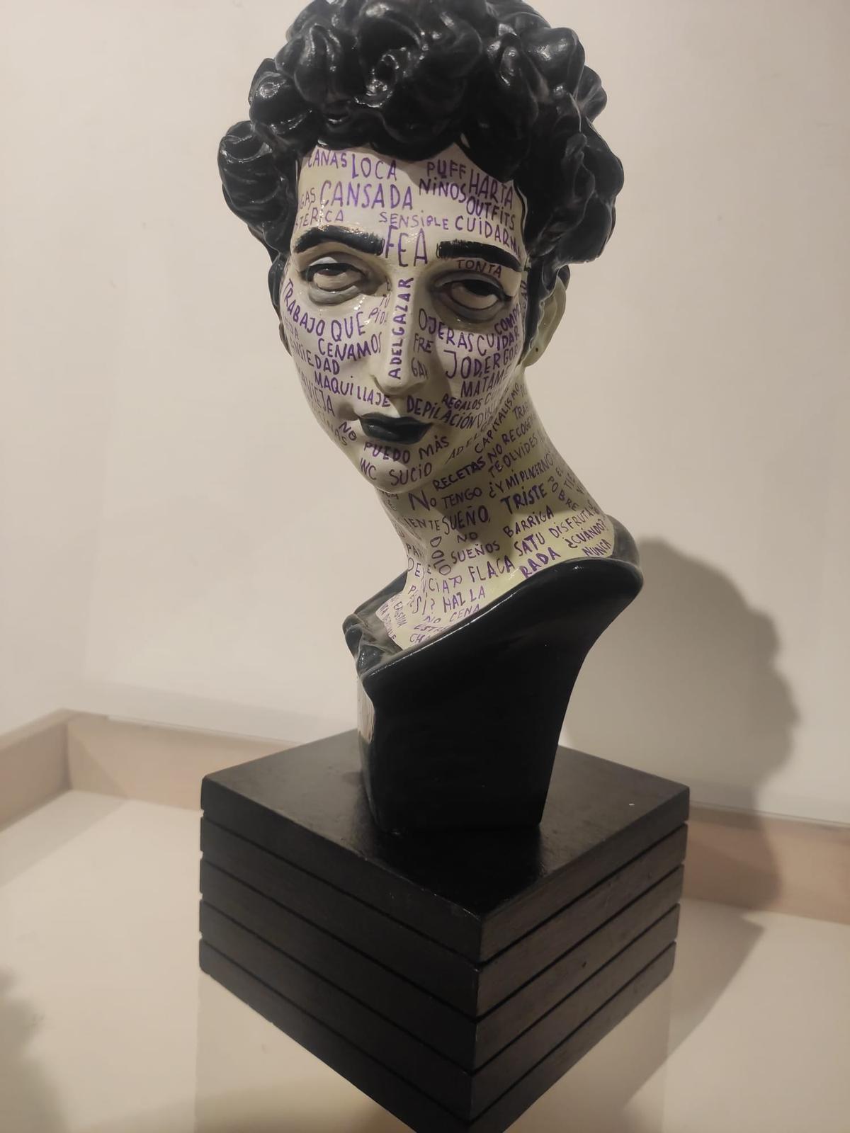 Una de las esculturas, creada por Miriam Calvo.
