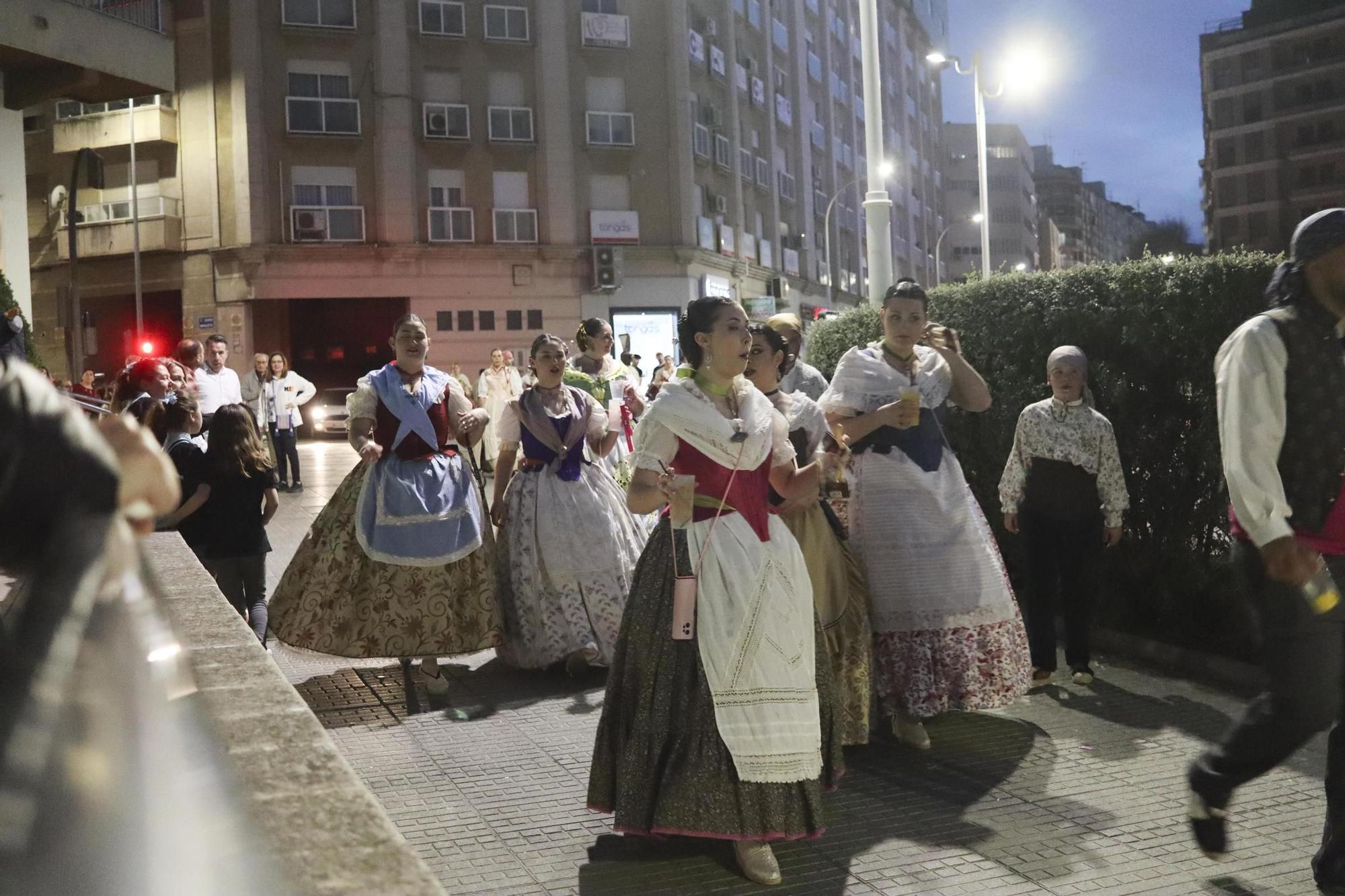 La tradicional visita a las fallas de Xàtiva en imágenes