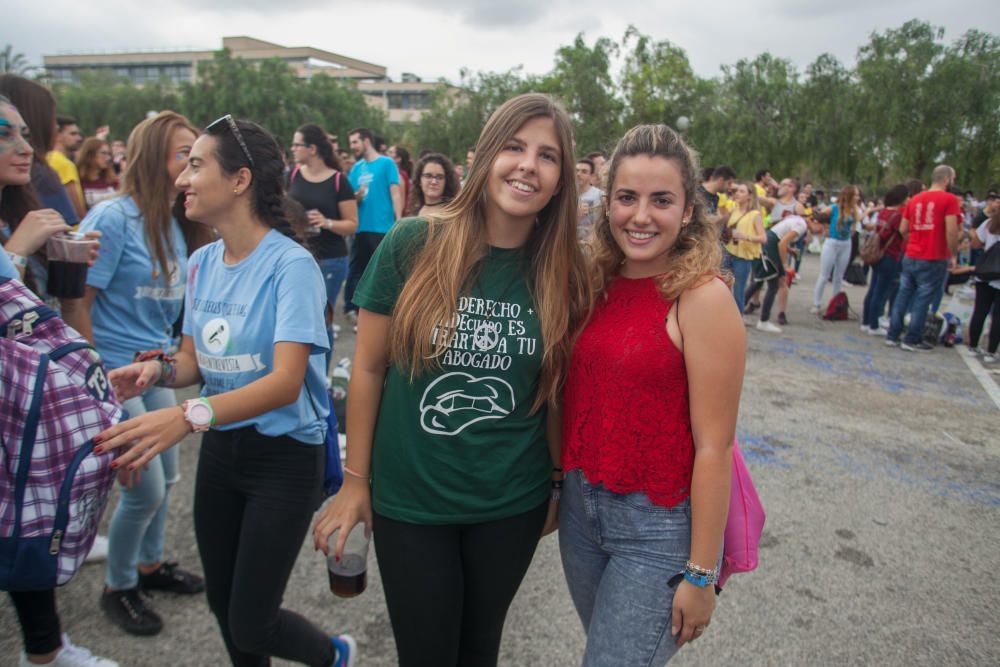 Miles de estudiantes en la macrofiesta universitar