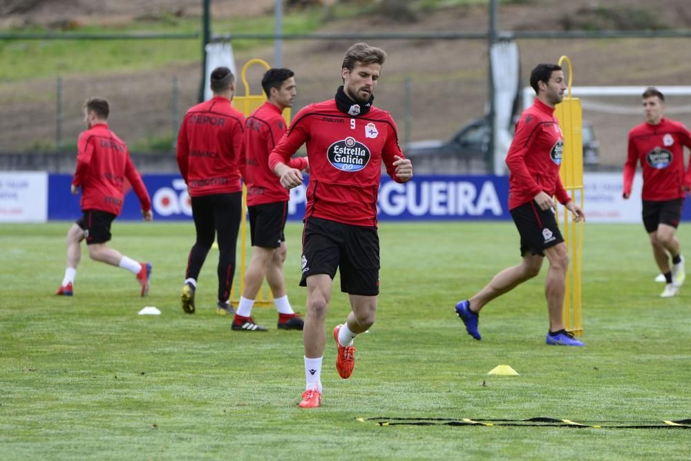 Los jugadores aumentan el ritmo en una nueva sesión para preparar la visita del Extremadura UD el próximo domingo a Riazor.