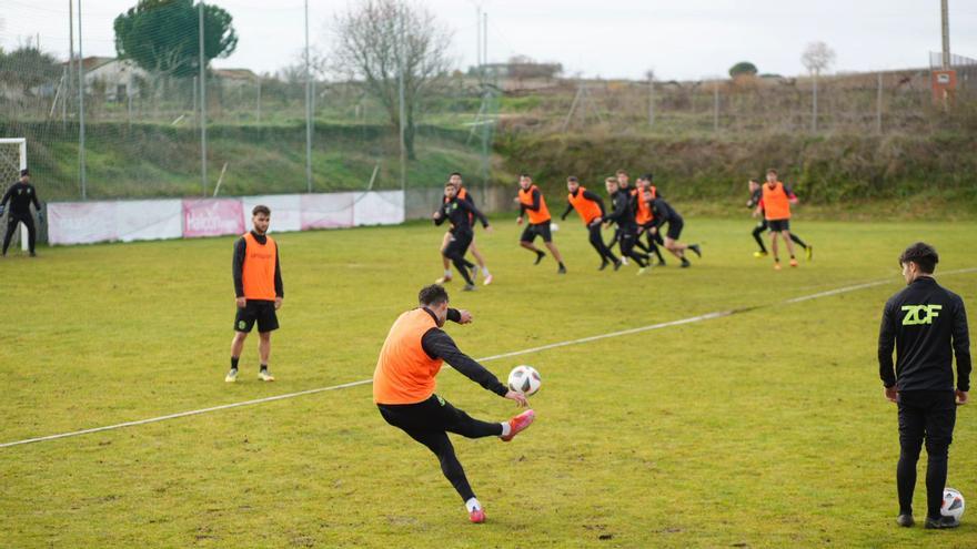 El Zamora CF visita al Arenteiro con el reto de lograr la mejor despedida de año posible