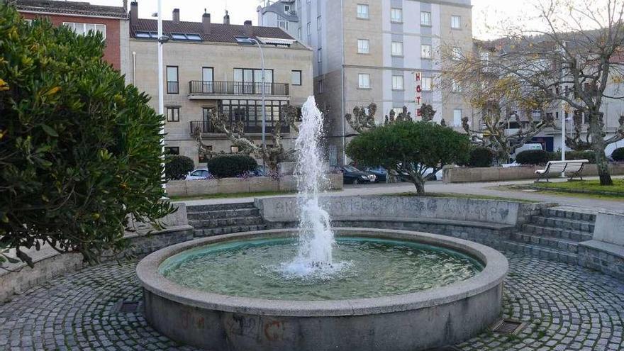 La fuente del paseo de Banda do Río funciona con un circuito cerrado de agua. // Gonzalo Núñez