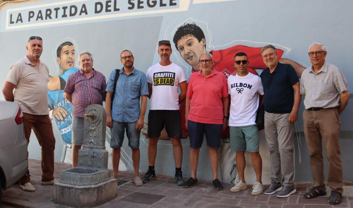 Participantes de la realización del mural.