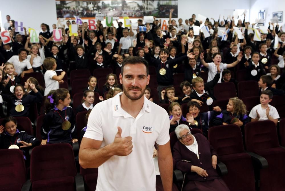 Encuentro del medallista olímpico, Saúl Craviotto, con alumnos del Colegio La Asunción