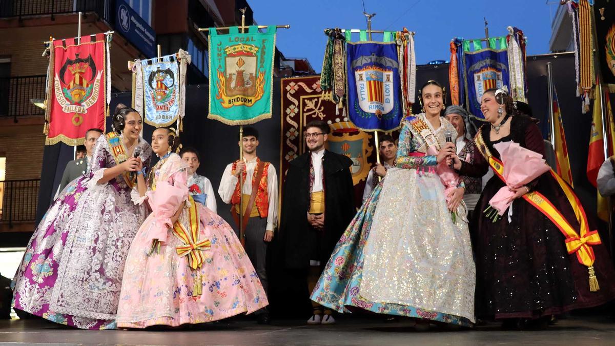 Las fallas comienzan su recorrido festivo en Benidorm.
