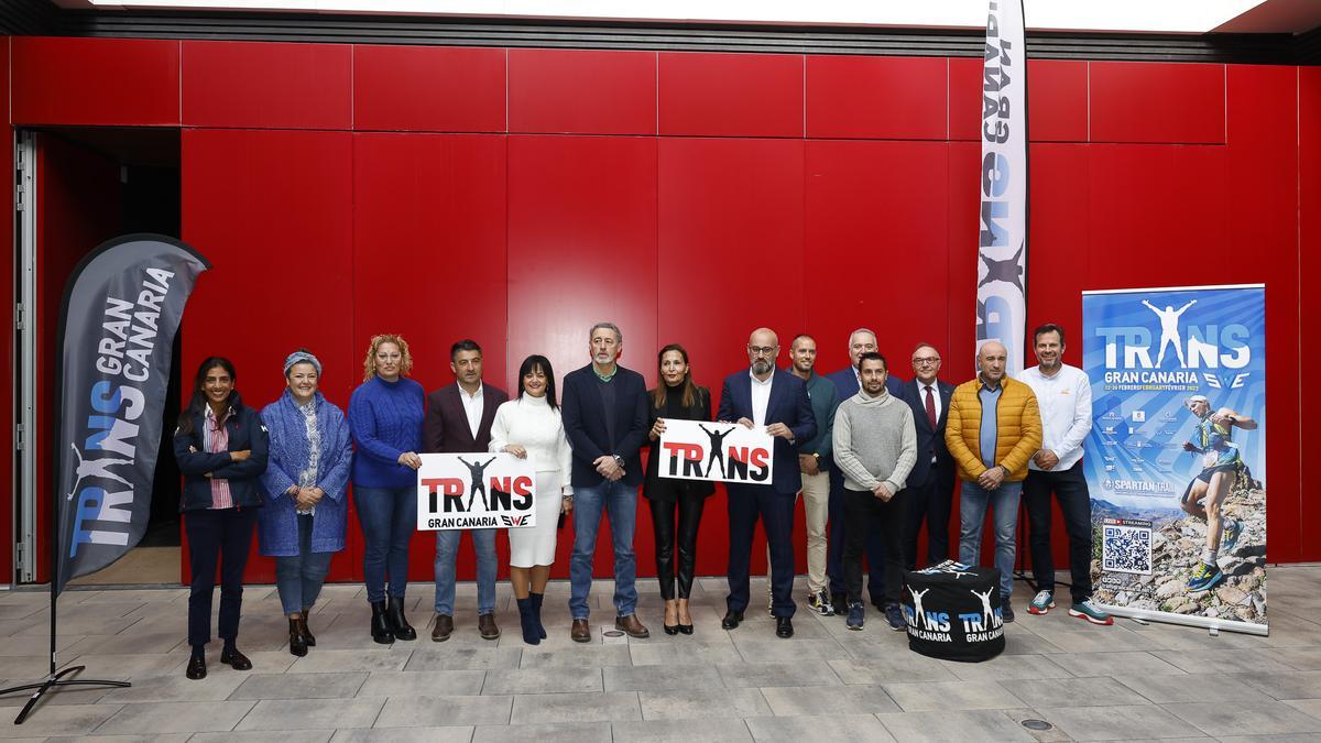 Foto de familia de la presentación de la Transgrancanaria