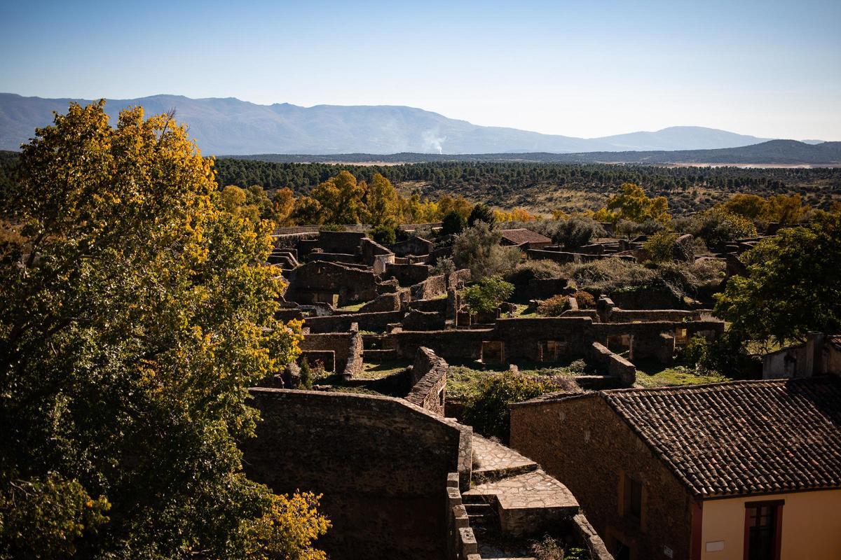 Así es Granadilla, el pueblo abandonado más visitado de España