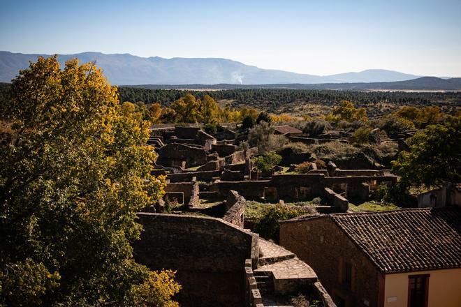 Así es Granadilla, el pueblo abandonado más visitado de España