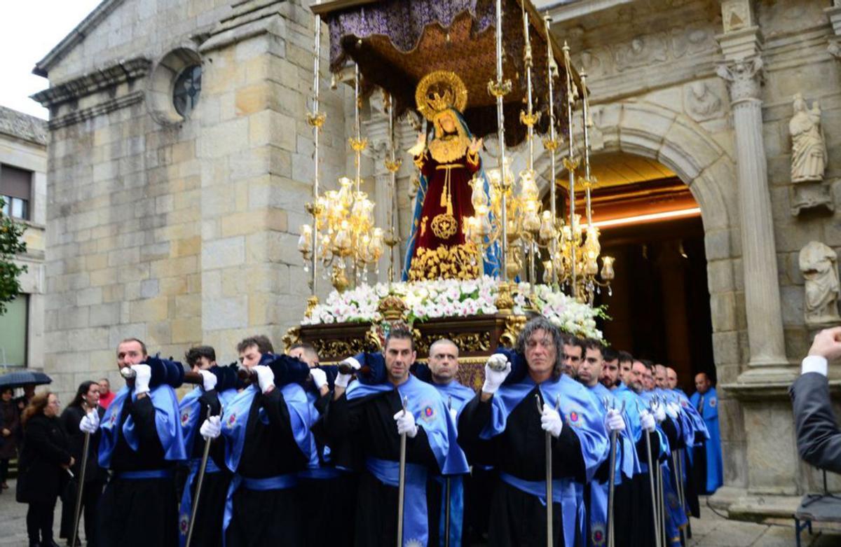 La Virgen de Los Dolores al salir del templo. | G.N.