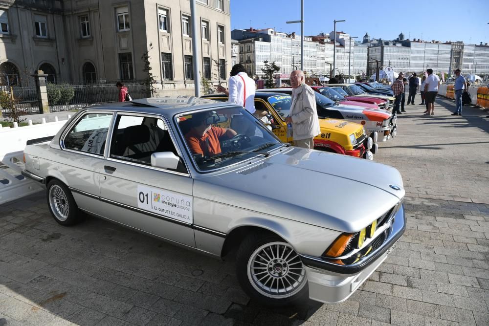 Salida del rally de coches clásicos