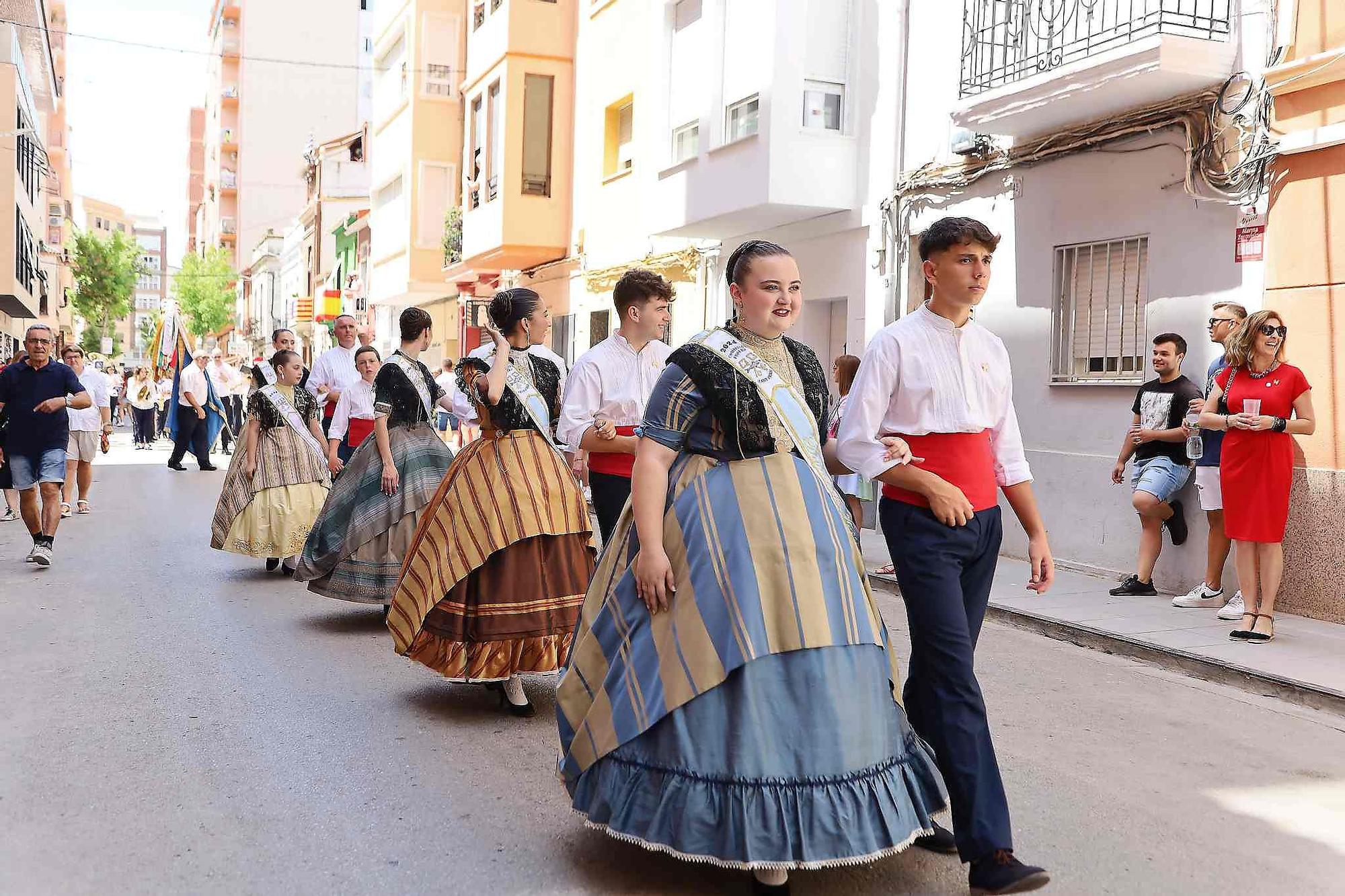 El Grau da inicio a las fiestas de Sant Pere con pólvora, bous y música