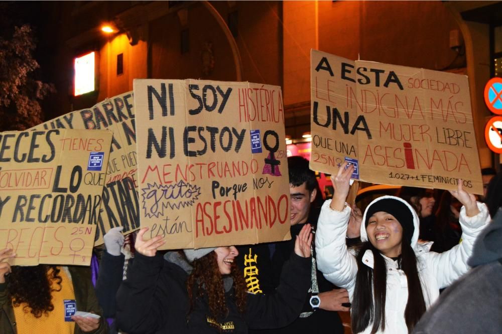 Mig miler de persones es manifesten a Manresa cont