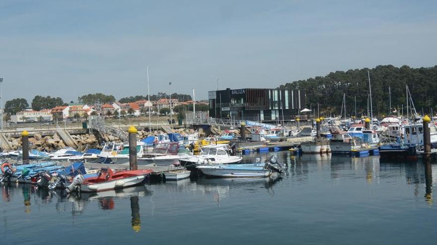 Vista del puerto de Portonovo, esta tarde. // R. Vázquez