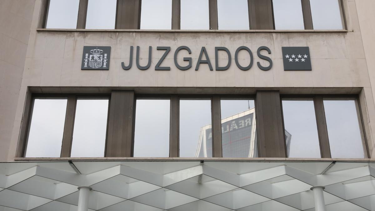 Archivo - Entrada de los Juzgados de Plaza de Castilla.