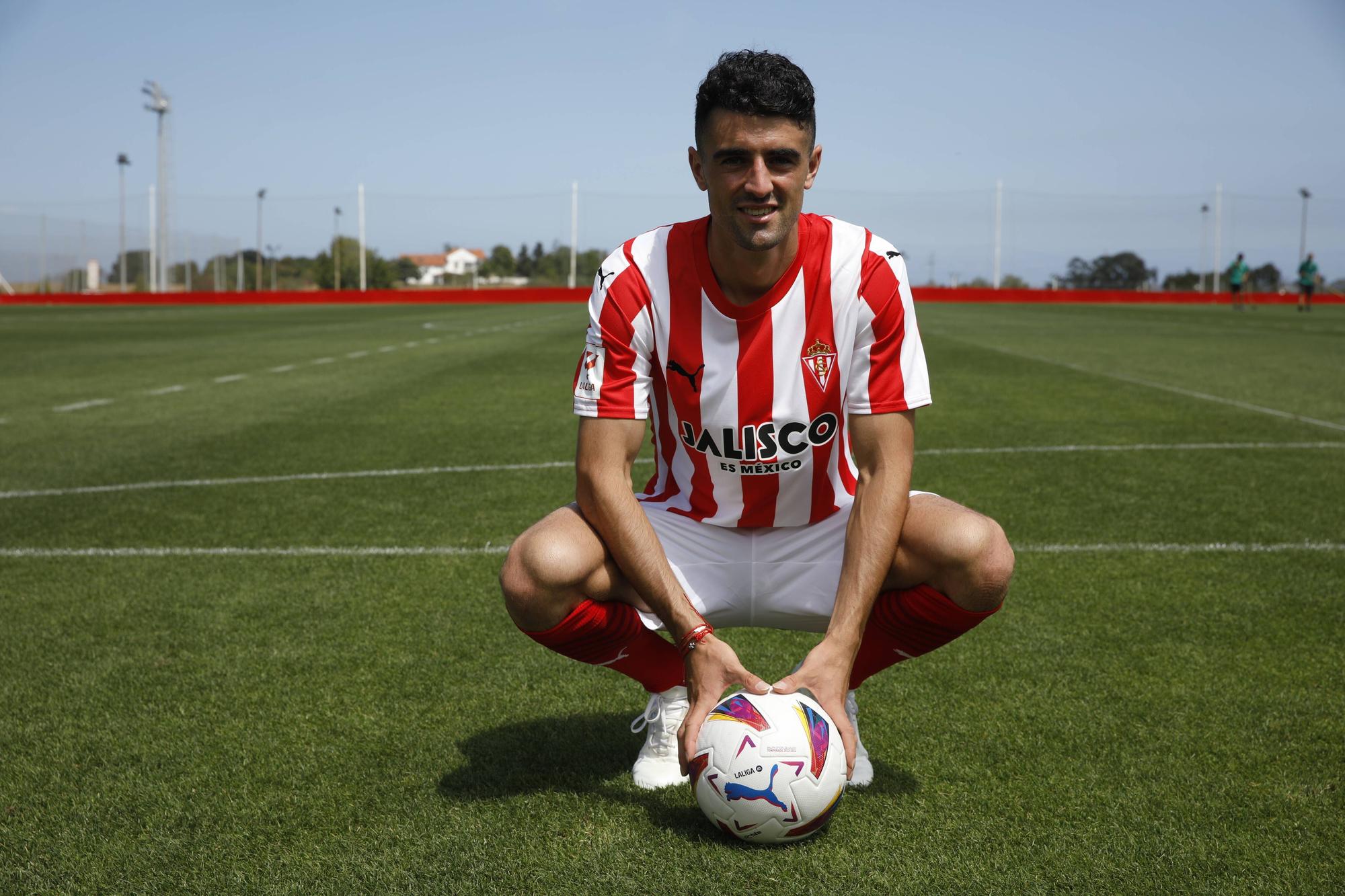 Presentación de Pascanu con el Sporting