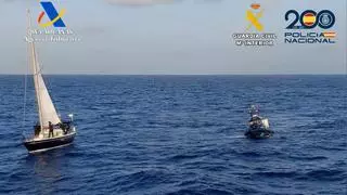 Interceptan un velero con 200 kilos de cocaína a unas 500 millas de Canarias