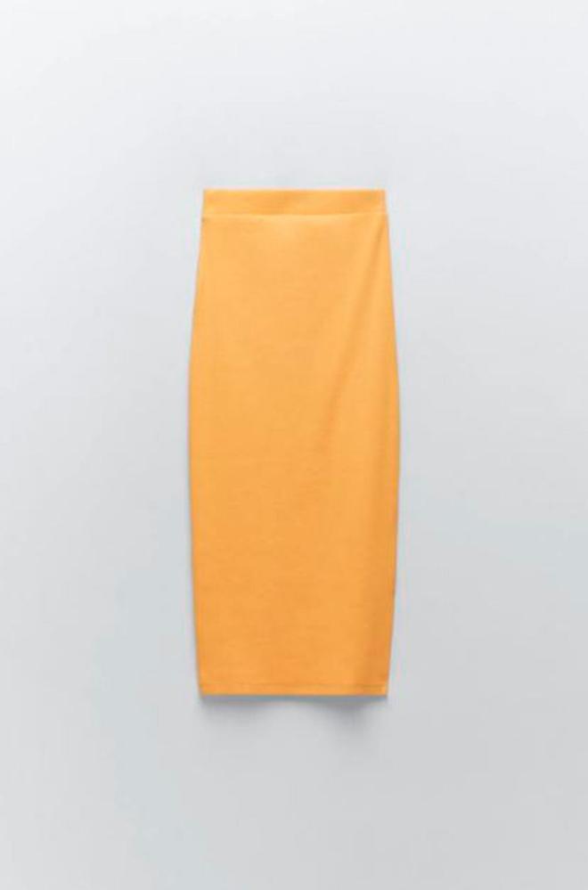 Falda recta de Zara (precio: 9,95 euros)