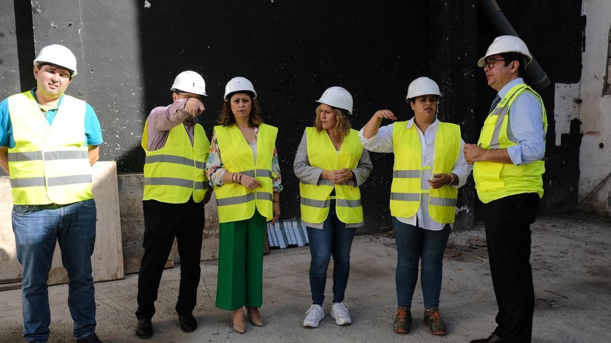 El presidente del Cabildo de Tenerife, Pedro Martín, visita las obras del Teatro Cine Realejos