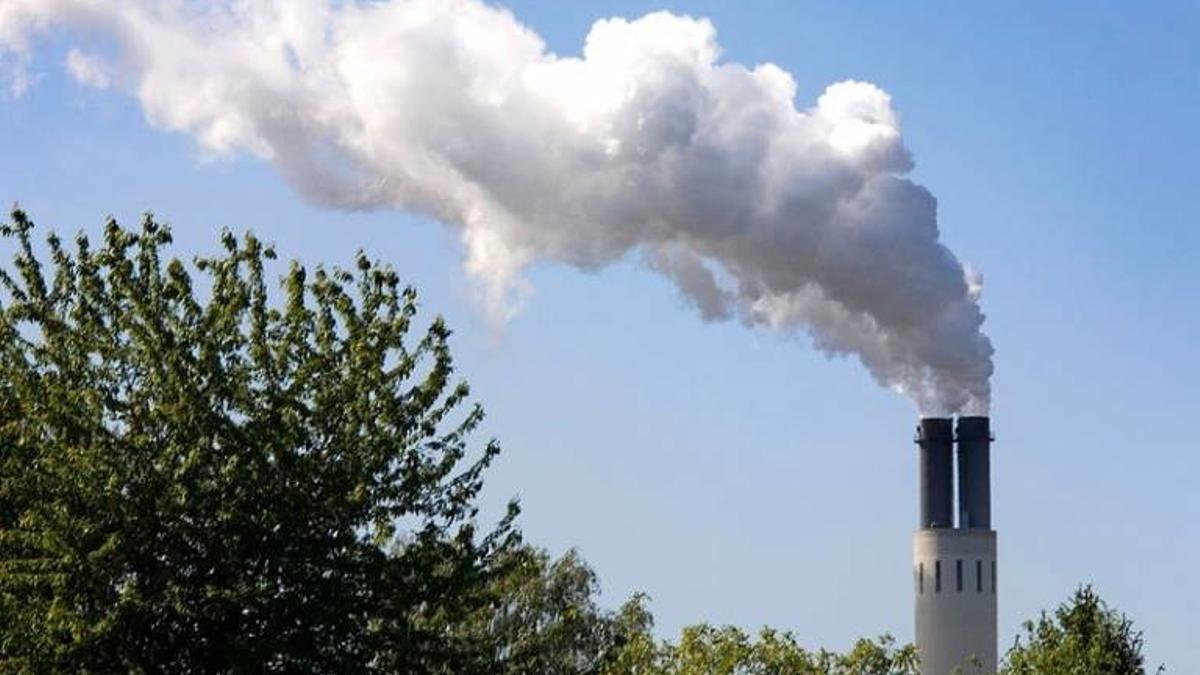Estas son las empresas que más emisiones lanzaron a la atmósfera en 2022