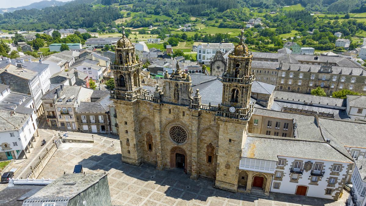 Puede que no la conozcas, pero esta es la catedral románica más antigua de España.