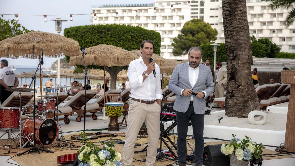 Rafa Nadal y Gabriel Escarrer durante la inauguración del hotel Zel Mallorca,  a finales de junio pasado.