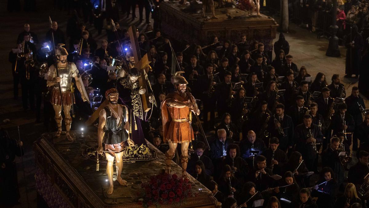 GALERÍA | Las mejores imágenes de la histórica salida de la Cofradía de Jesús Nazareno