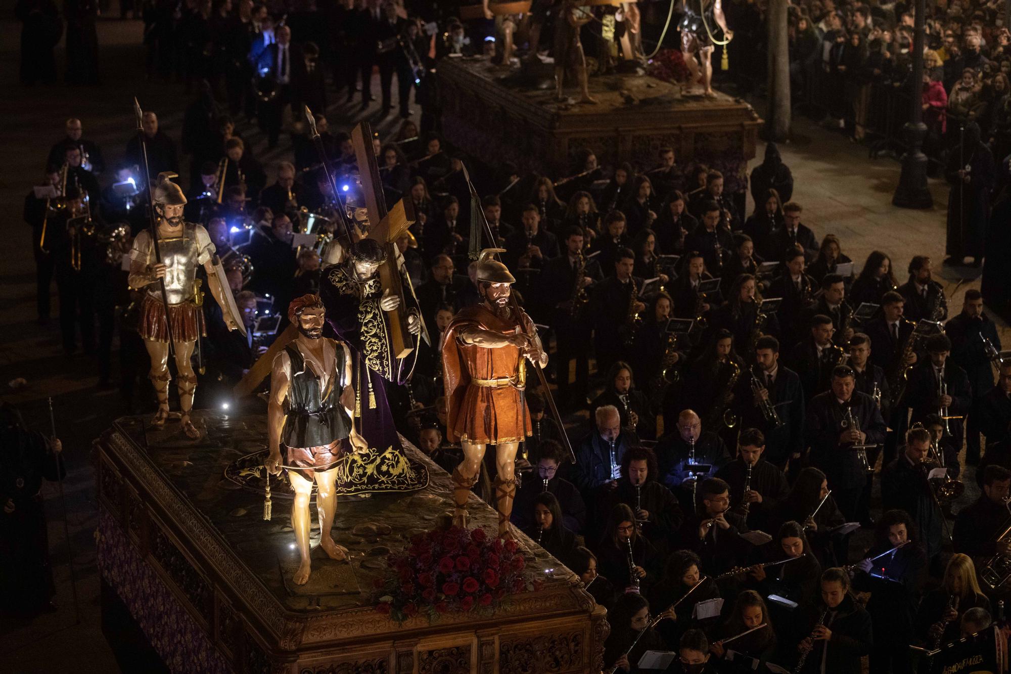 GALERÍA | Las mejores imágenes de la histórica salida de la Cofradía de Jesús Nazareno