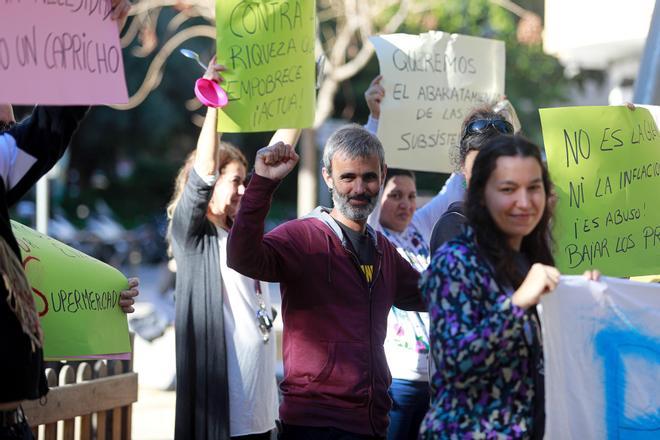 Protesta en Ibiza para que bajen los precios de los alimentos.