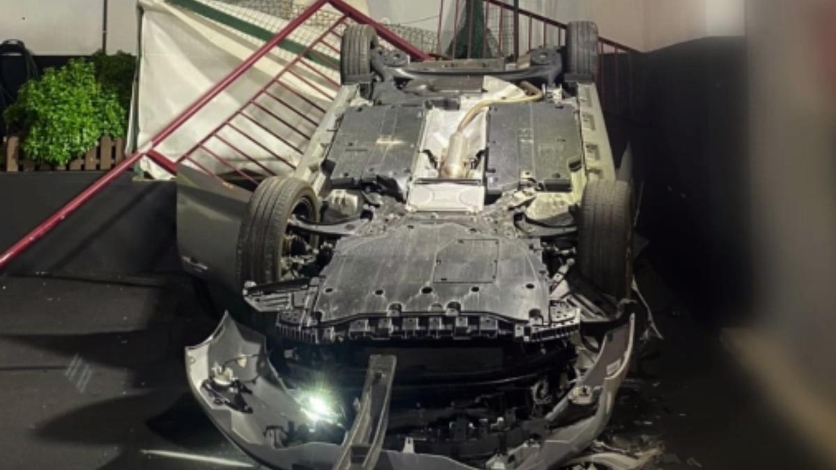 Coche volcado en Canarias