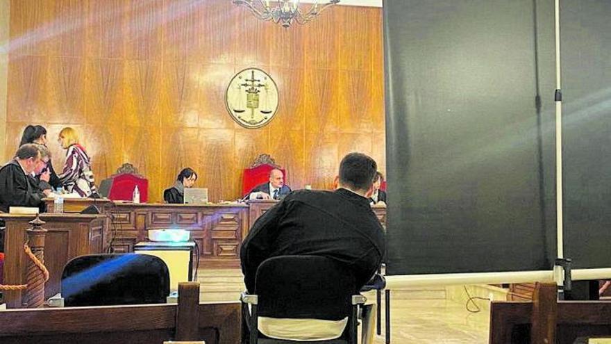 El joven condenado, durante el juicio celebrado en la Audiencia Provincial de Palma.