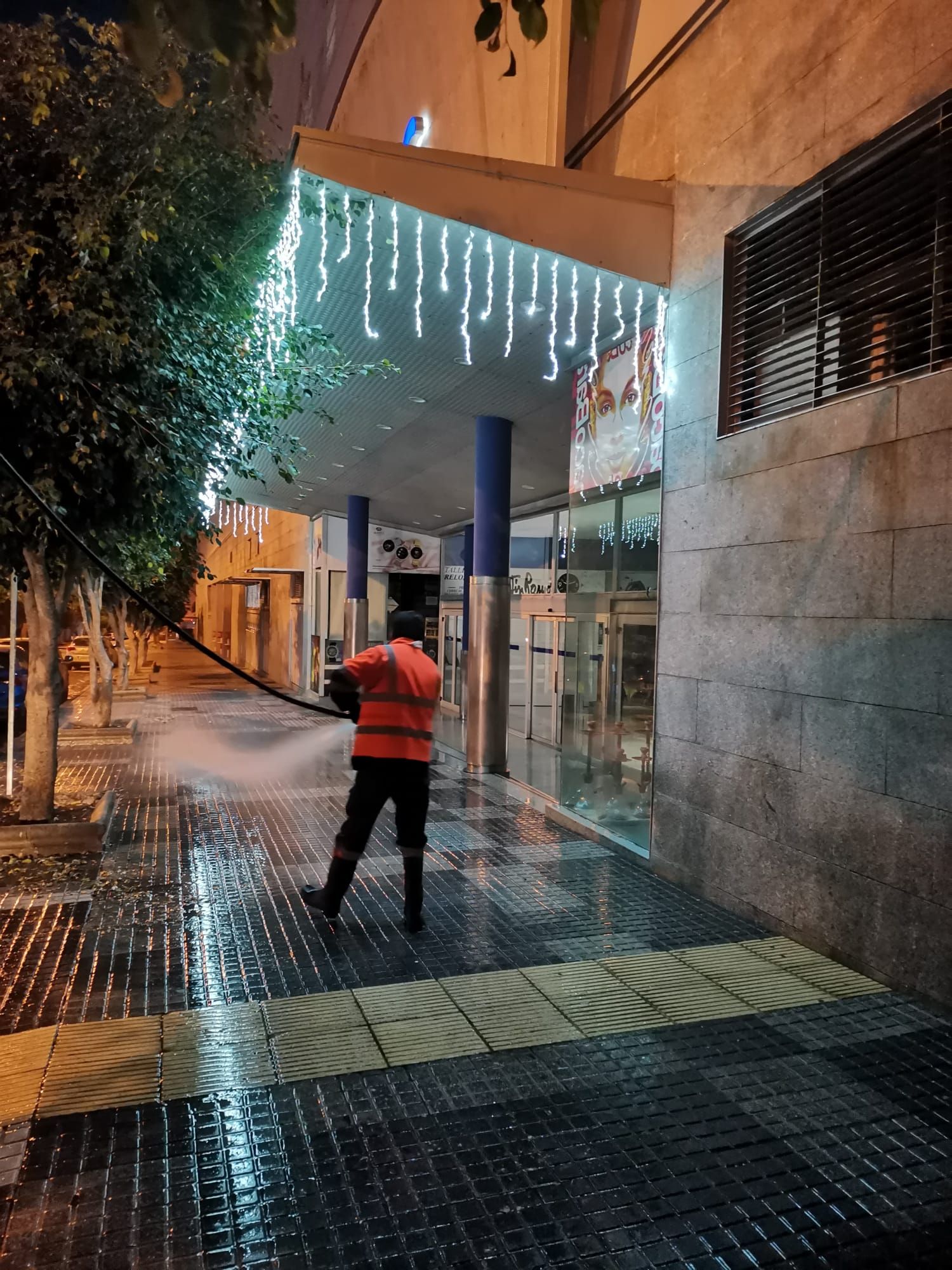 Limpieza en Las Palmas de Gran Canaria tras la Nochebuena