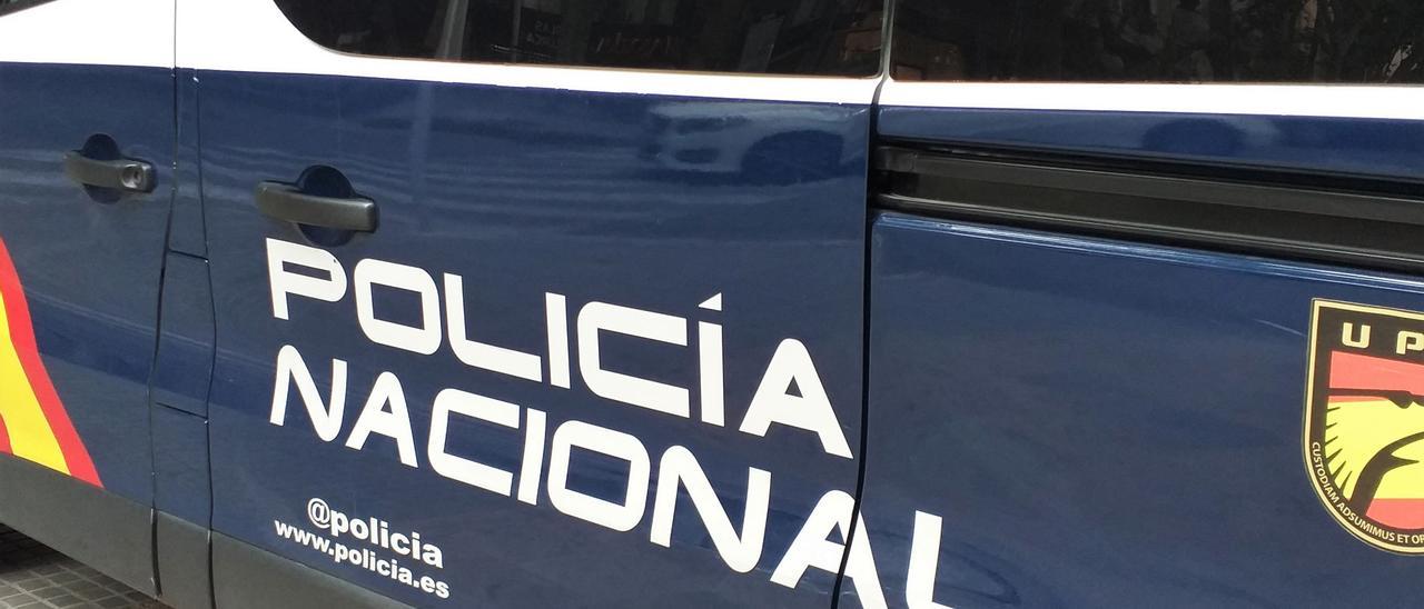 Furgón de la Policía Nacional.