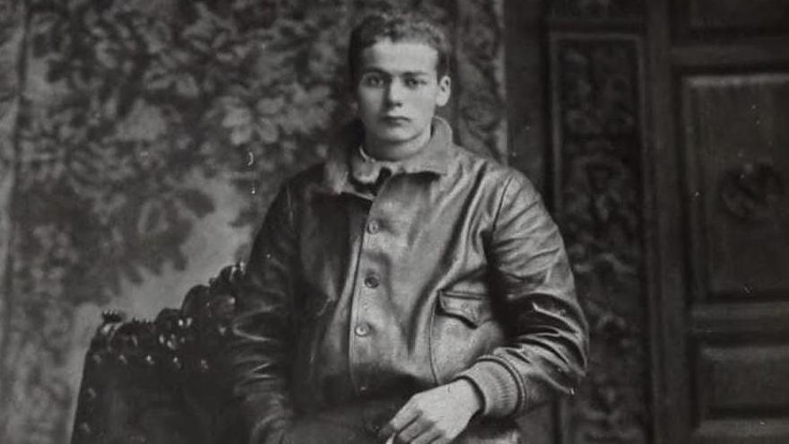 Santiago Rodríguez Salinas, de miliciano.