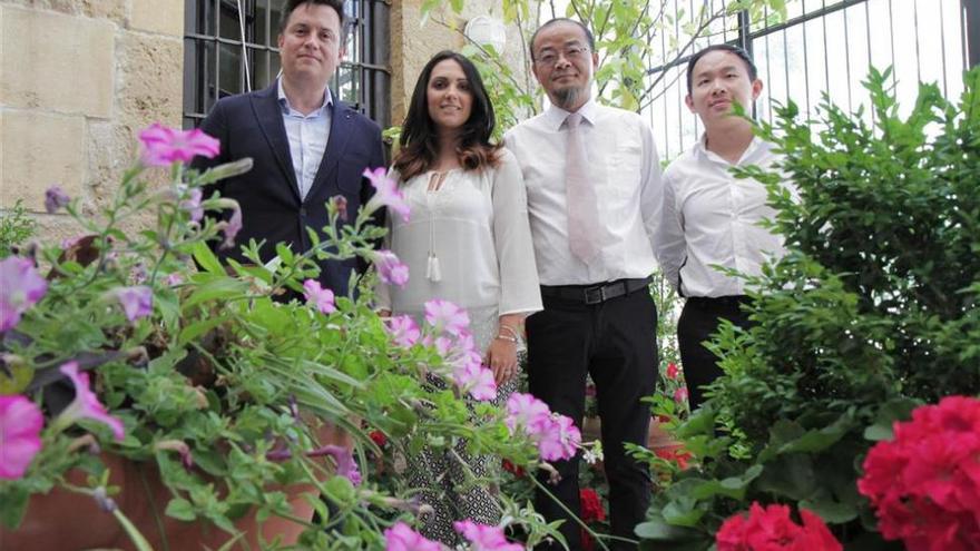 Una cadena hotelera china financiará un concurso de arte floral en Córdoba