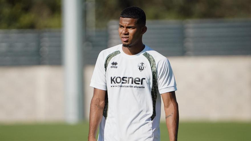 Maty Orozco, orgulloso de su debut con el Castellón: "Sentí que estaba demostrando lo que sé y para lo que estoy hecho"
