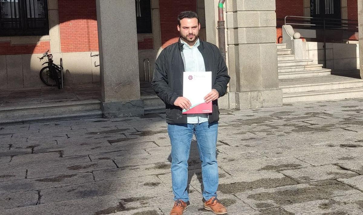 El concejal de Zamora Sí, antes de la rueda de prensa de valoración de los presupuestos. | J. N.