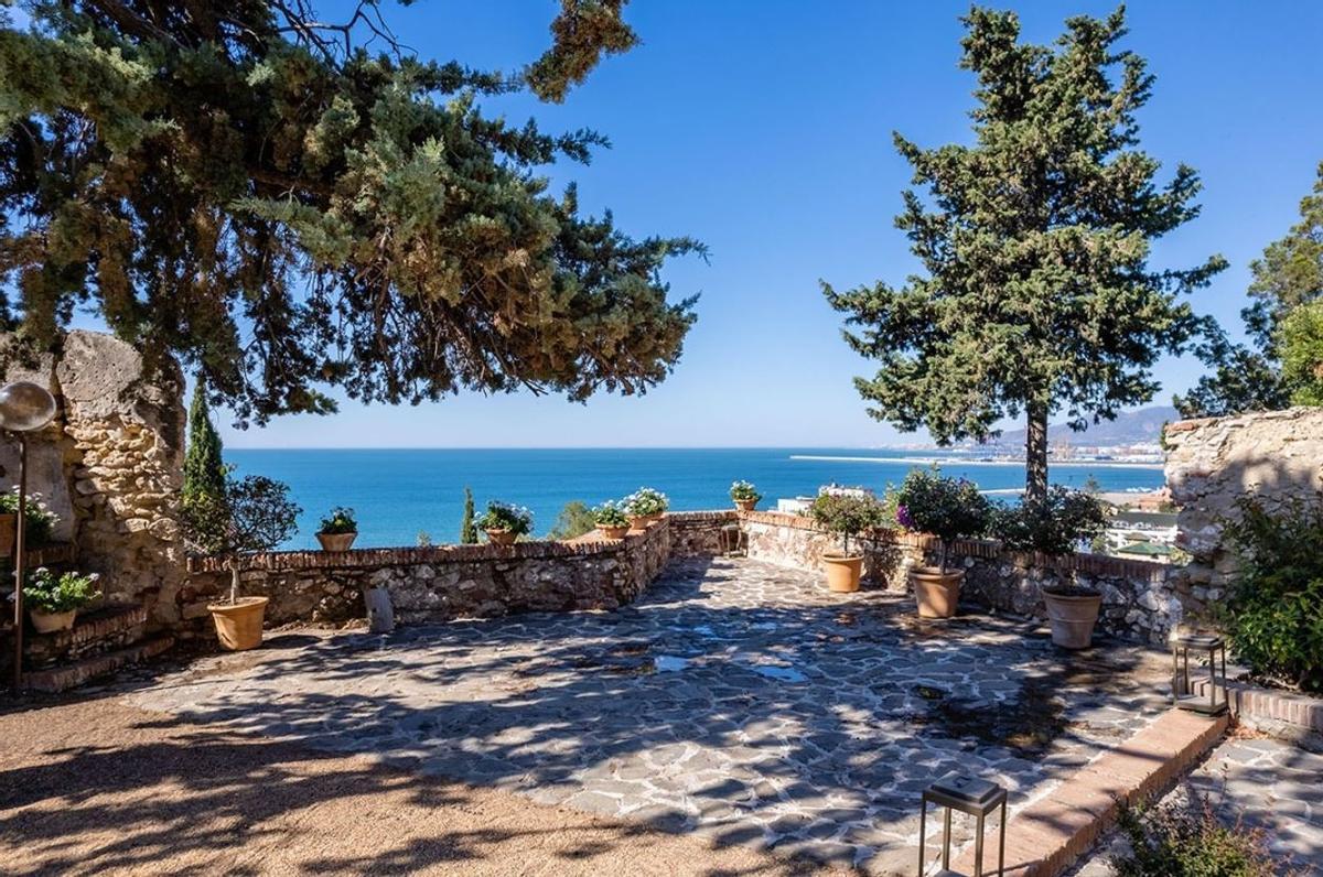El restaurante El Castillo se encuentra en el Castillo de Santa Catalina, en Málaga