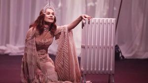 Isabelle Huppert en Bérénice, de Romeo Castellucci.