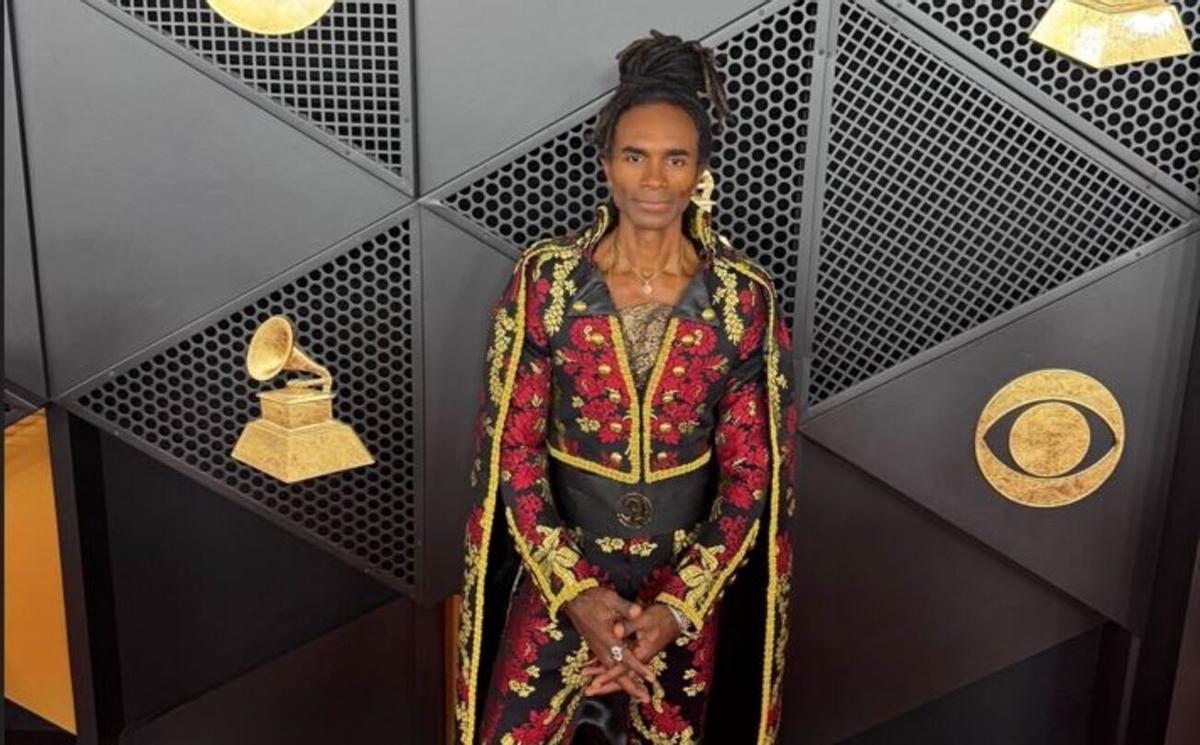 Fab Morban con el traje diseñado por la valenciana Helen López e inspirado en la vestimenta fallera.