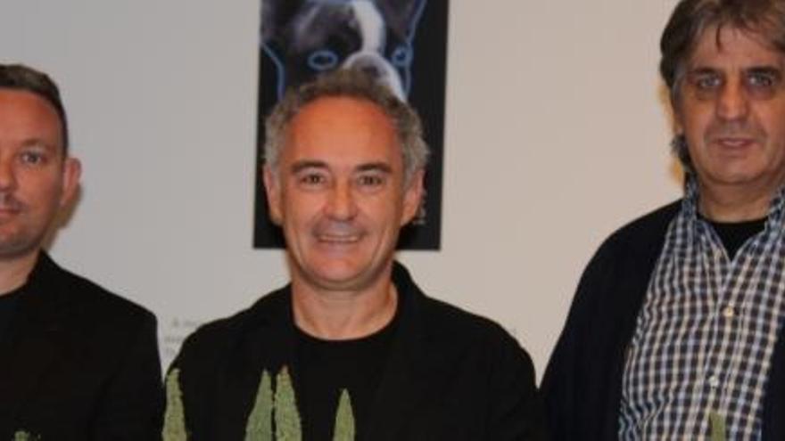 El xef català Ferran Adrià juntament amb Juli Soler i Albert Adrià a l&#039;exposició d&#039;ElBulli a la Somerset House de Londres.