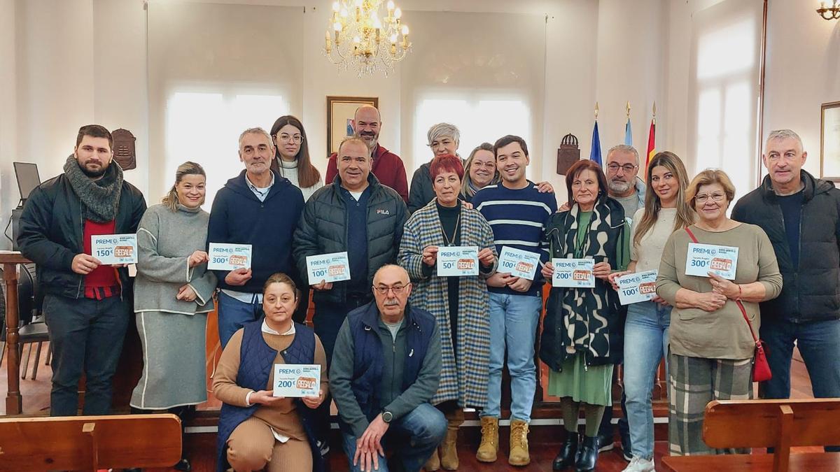 La entrega de los bonos de la segunda edición de «Bueu sente o Nadal», que no todos los beneficiarios pudieron canjear.