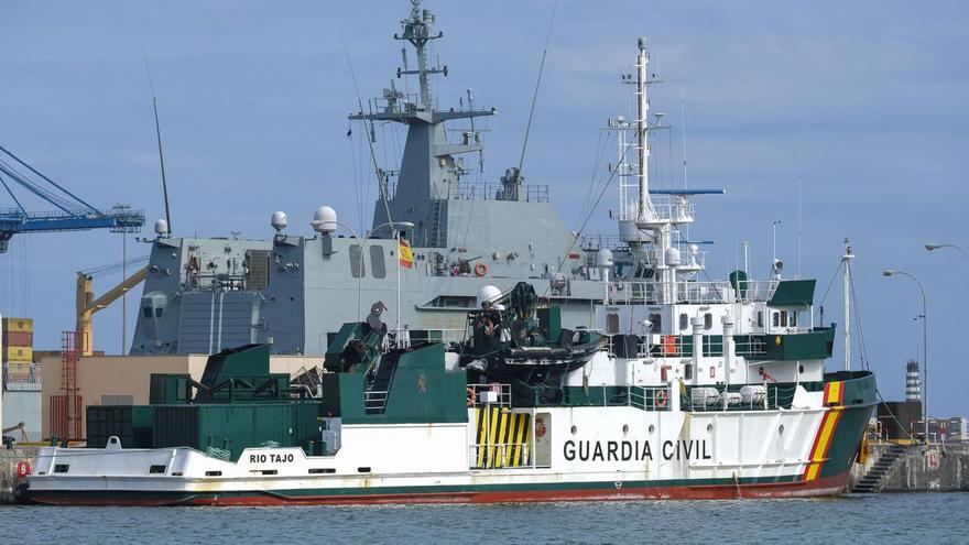 La patrullera de la Guardia Civil ‘Río Tajo’ atracada ayer en la Base Naval de la capital grancanaria. | | ANDRÉS CRUZ
