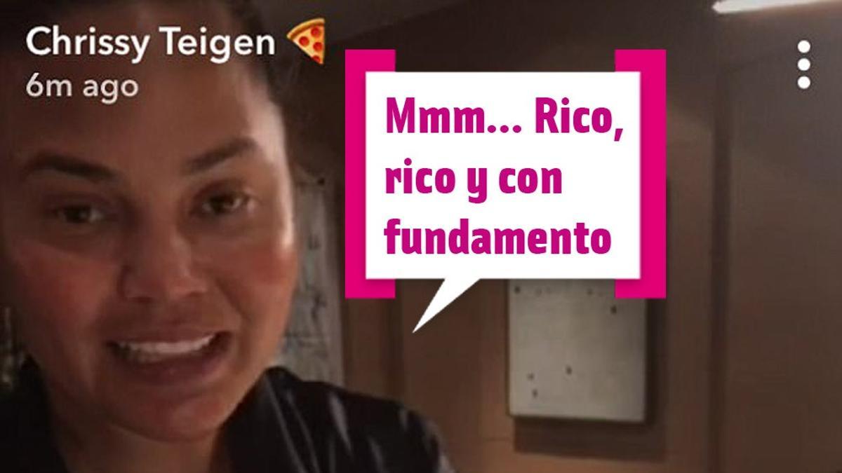 Chrissy Teigen y su bizcocho de plátano en Snapchat