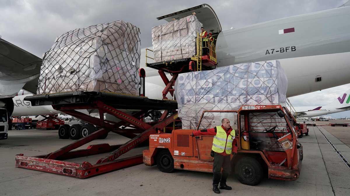 Llegan a Madrid 58 toneladas de material sanitario desde China