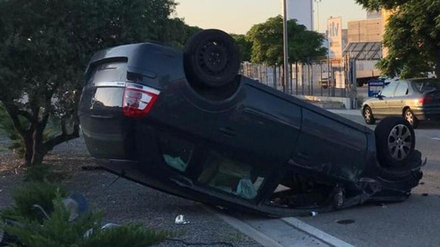 Aparatoso accidente con cuatro vehículos implicados en Plaza