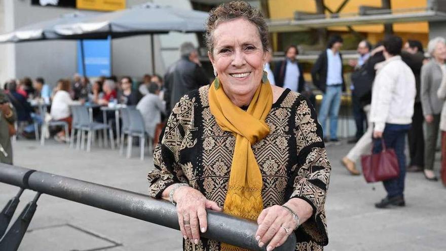 Carmen Tagüeña, frente a la sede de Afundación antes de su conferencia.