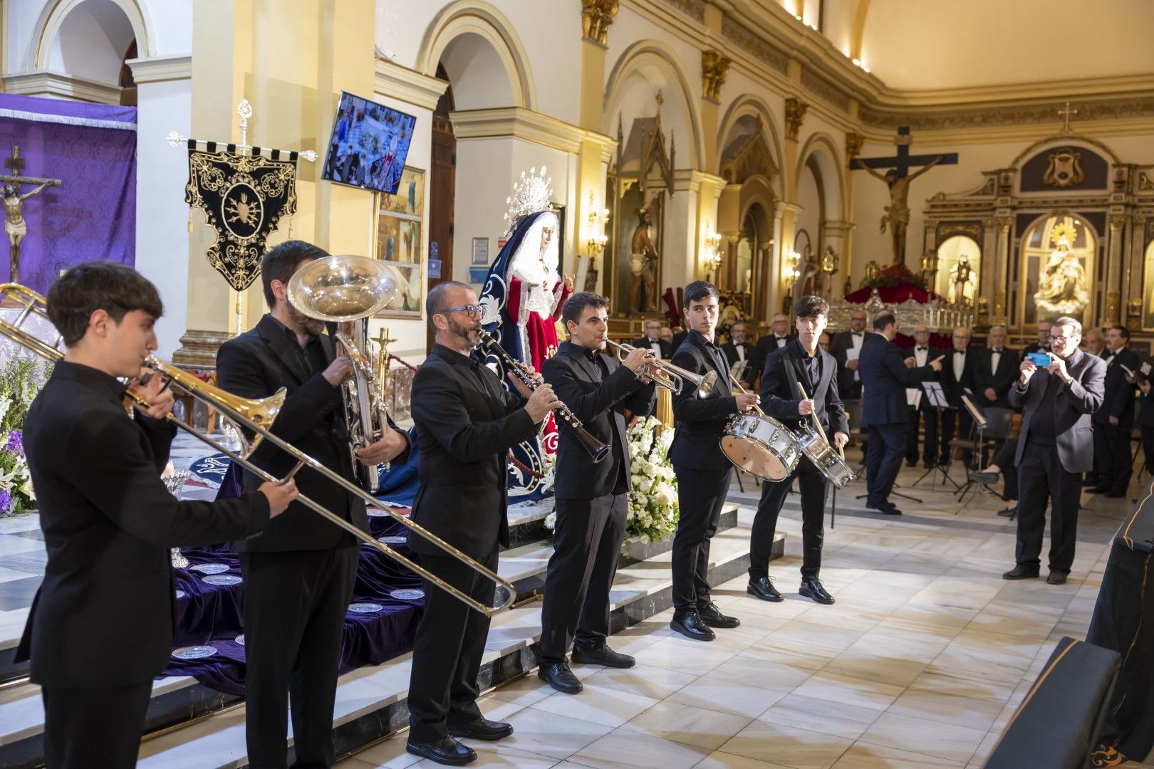 José Hódar ofrece un pregón de la Semana Santa para el recuerdo