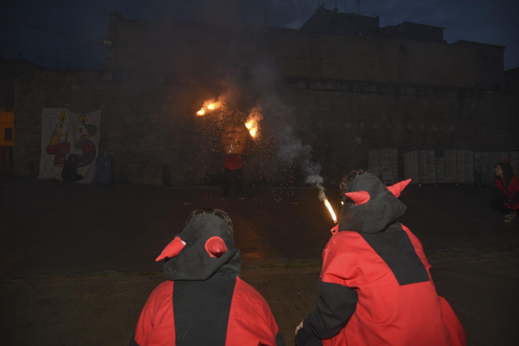 La pluja no atura la celebració dels 45 anys d'Imagina't