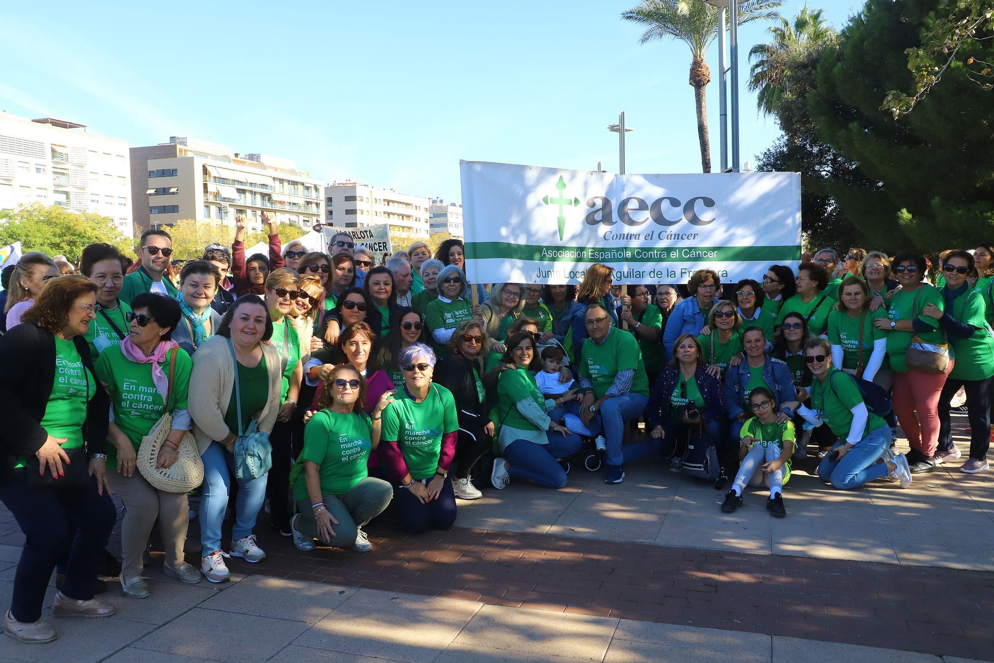 La Asociación Española contra el Cáncer convierte el Vial en una gran marea verde